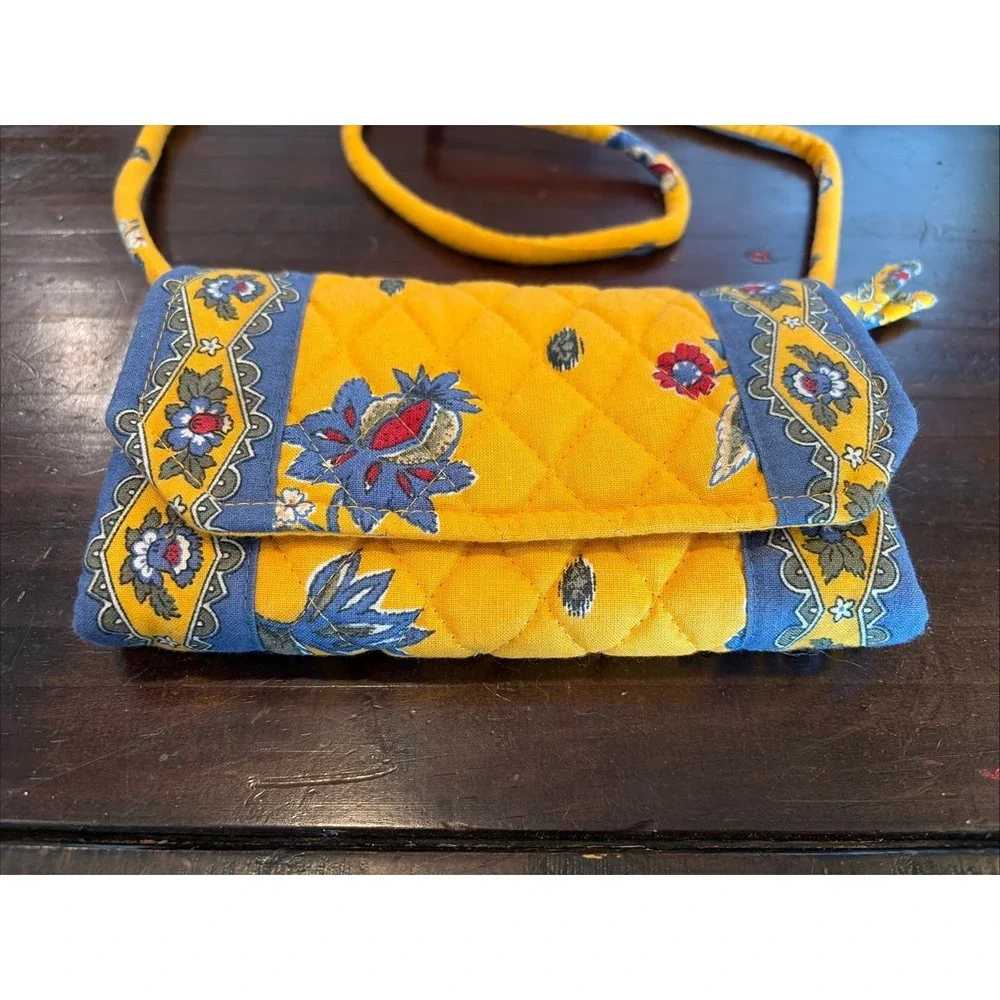Vera Bradley French Yellow Trifold Crossbody Wallet EUC Retired Vintage (e6) - Picture 2 of 10